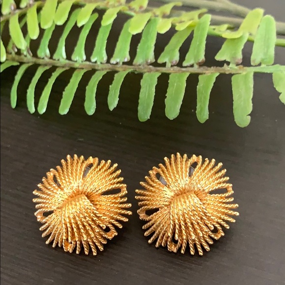 Vintage Jewelry - Monet Gold-Tone Filigree Flower Earrings